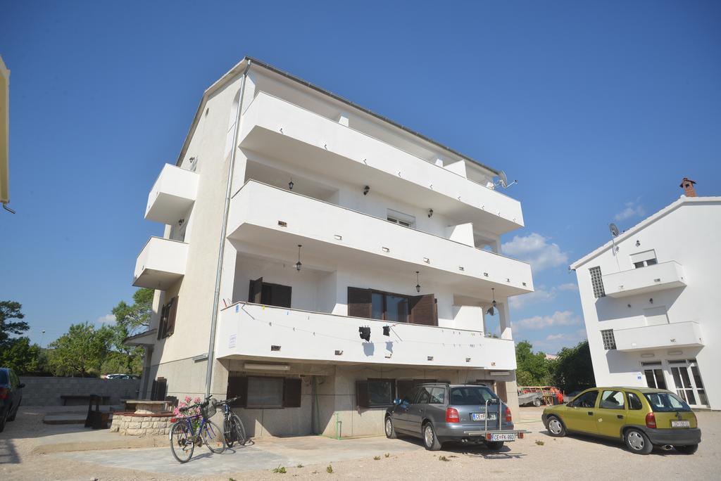 Apartments Citrus Turanj Eksteriør bilde