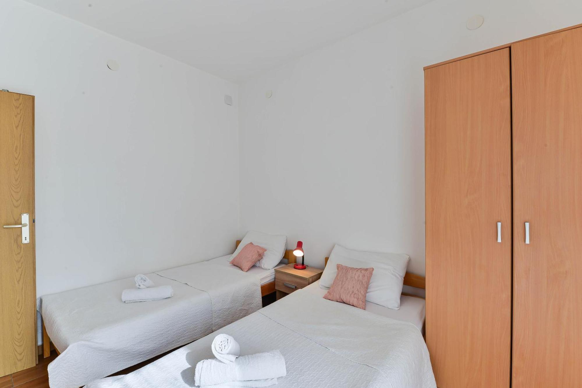 Apartments Citrus Turanj Eksteriør bilde