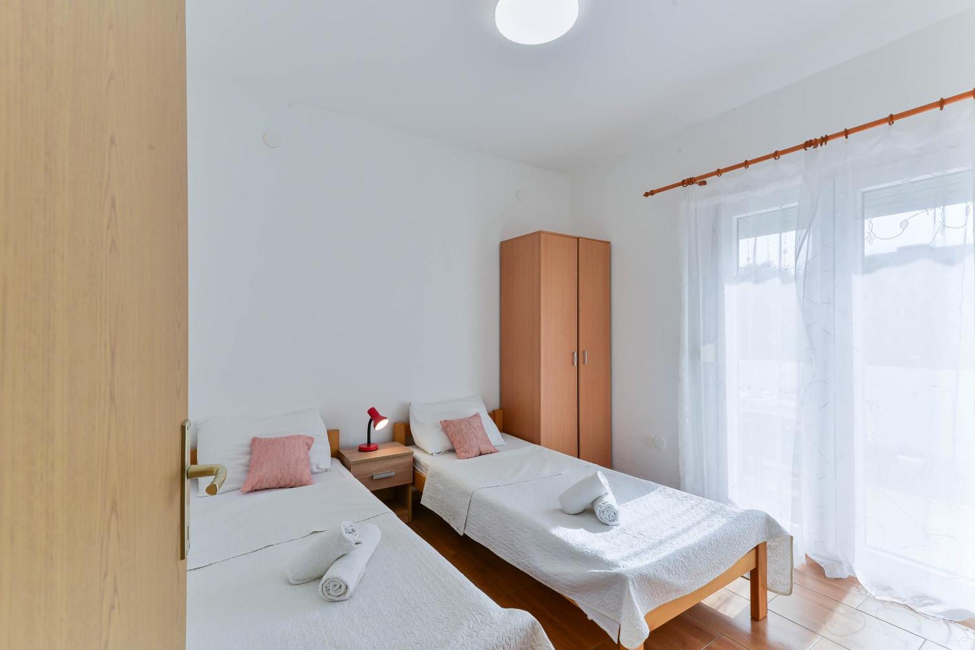 Apartments Citrus Turanj Eksteriør bilde