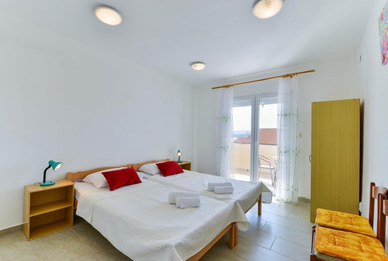 Apartments Citrus Turanj Eksteriør bilde