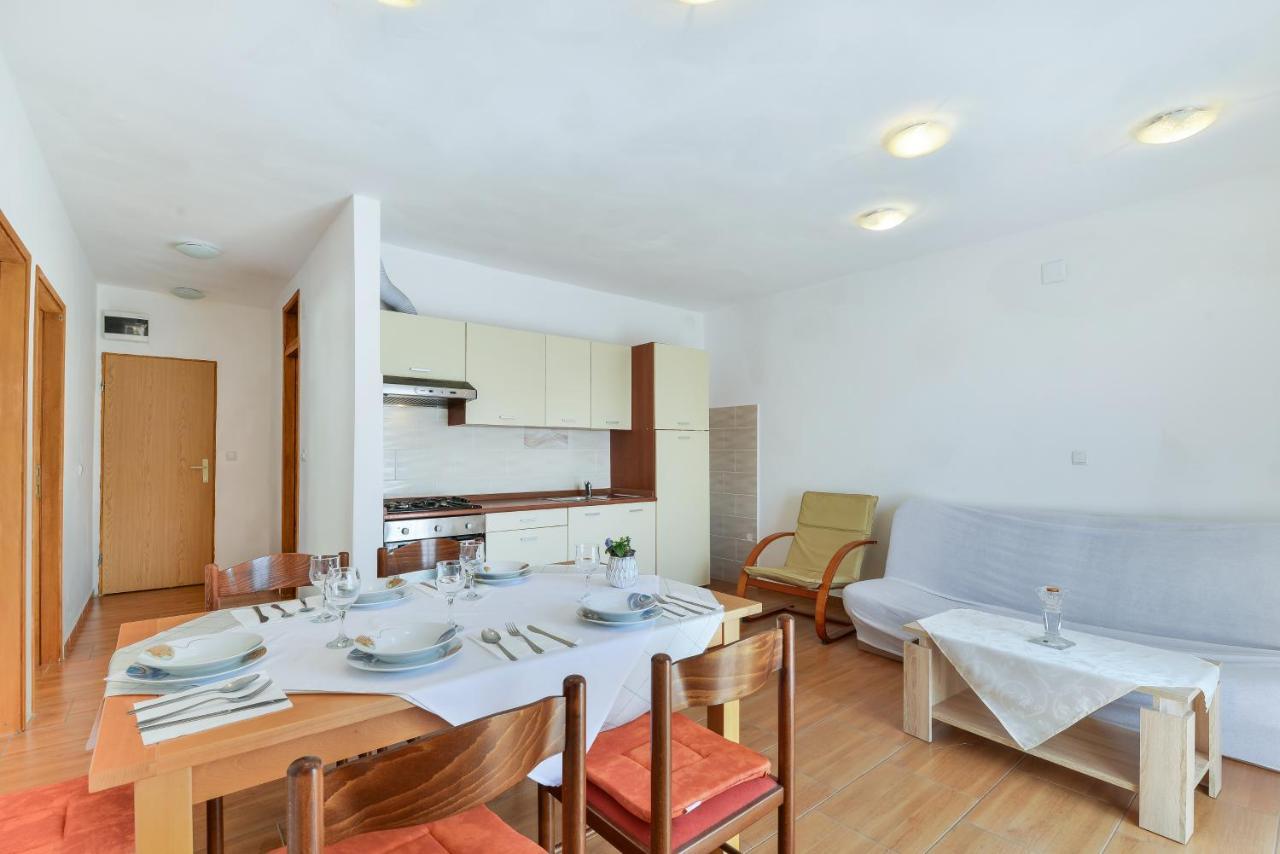 Apartments Citrus Turanj Eksteriør bilde