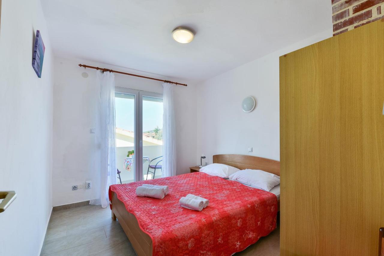 Apartments Citrus Turanj Eksteriør bilde