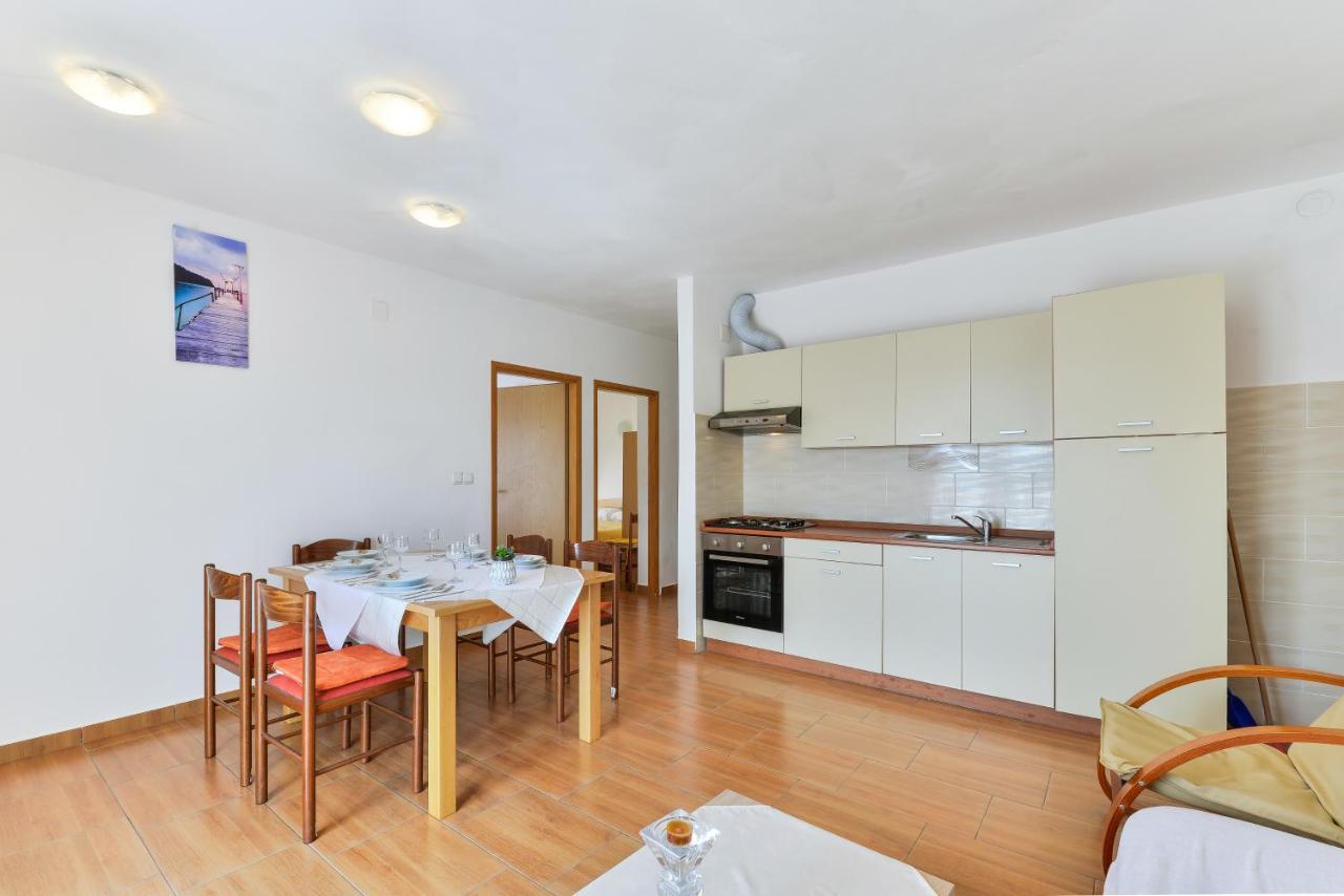 Apartments Citrus Turanj Eksteriør bilde