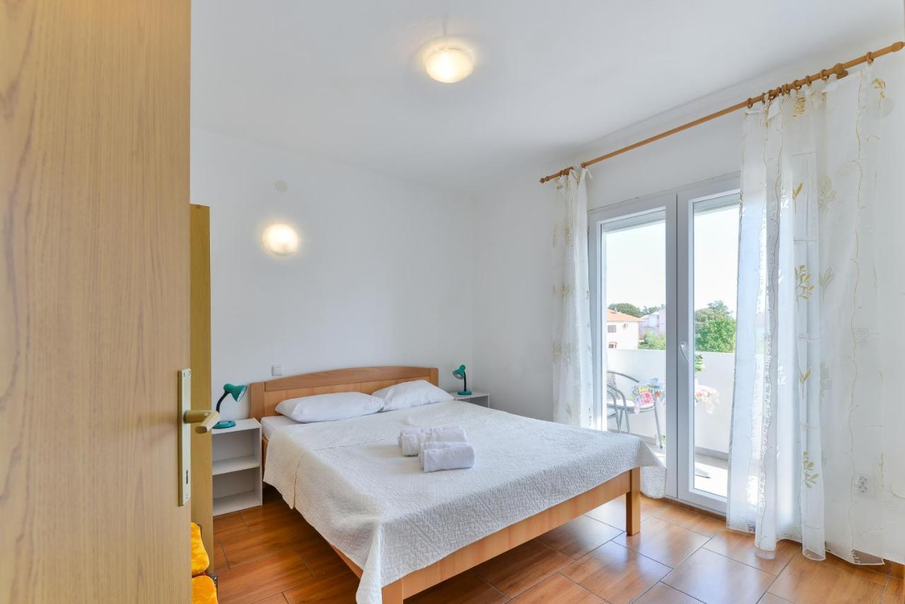 Apartments Citrus Turanj Eksteriør bilde