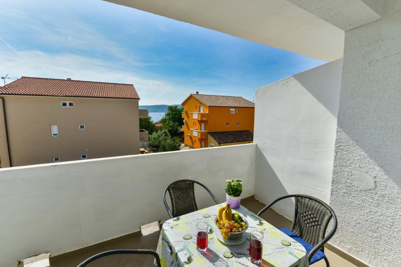 Apartments Citrus Turanj Eksteriør bilde
