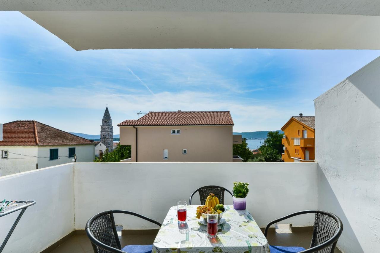 Apartments Citrus Turanj Eksteriør bilde